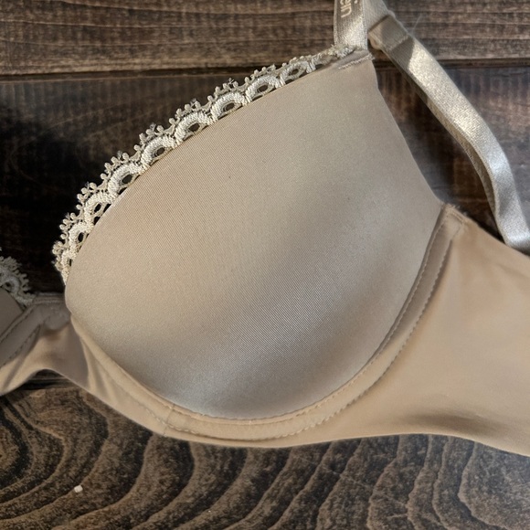 32B Calvin Klein Push Up Nude Bra EUC - Picture 2 of 8